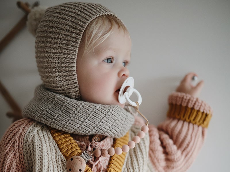 Attache tétine bébé au naturel bois crochet et silicone